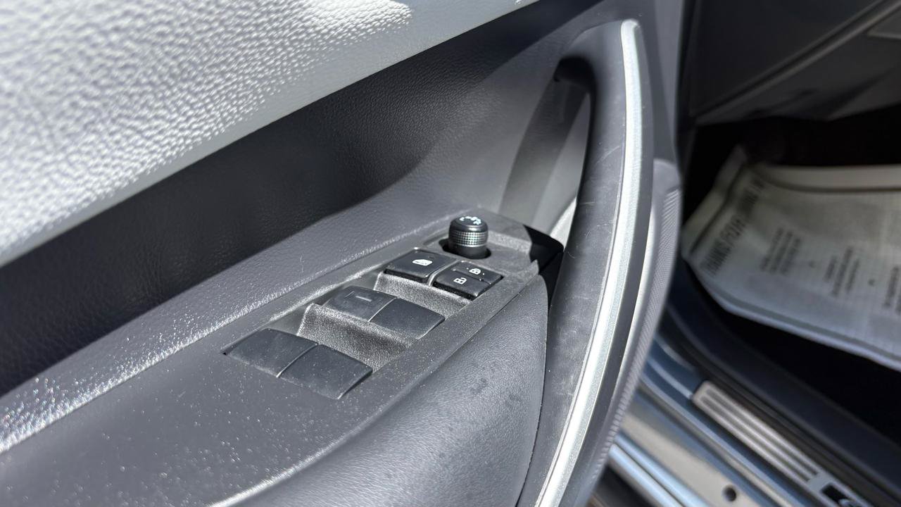 Used 2024 Toyota Corolla SE w/ SE Package FWD image 15