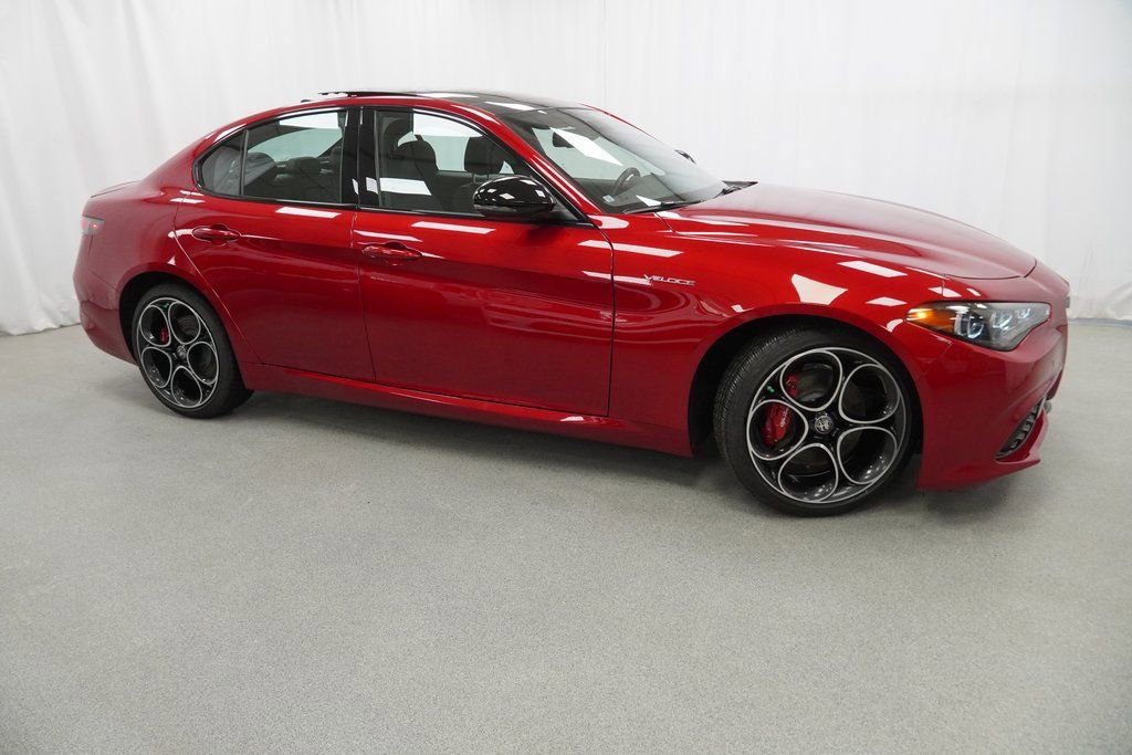 Used 2024 Alfa Romeo Giulia Veloce image 10