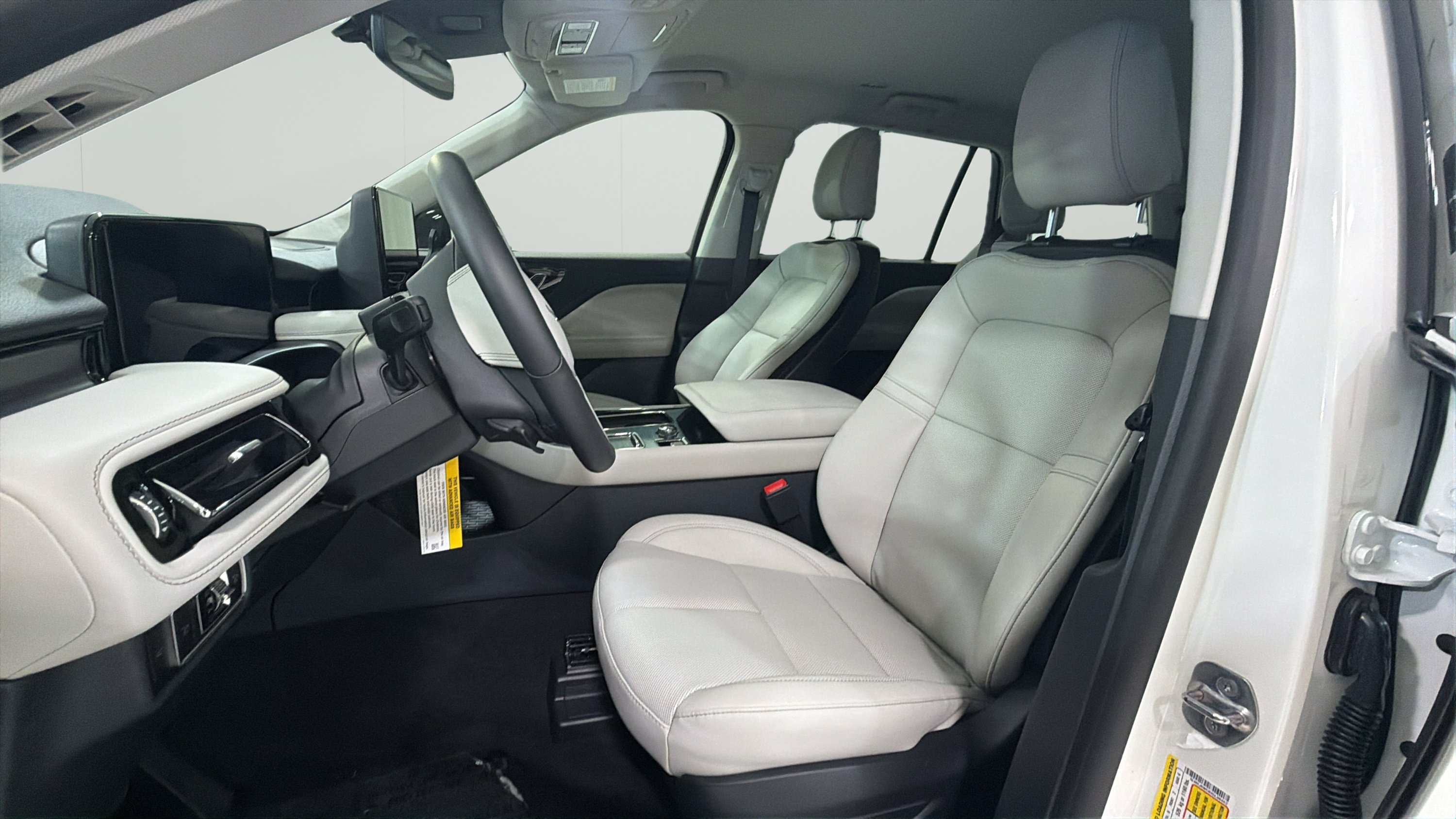 New 2027 Lincoln Aviator 2WD image 9