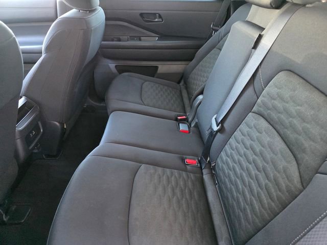 Used 2024 Nissan Pathfinder S image 12