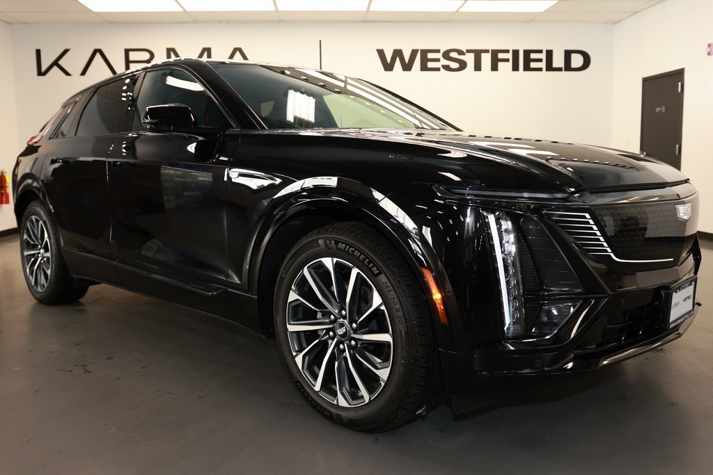 Used 2024 Cadillac Lyriq Sport image 9