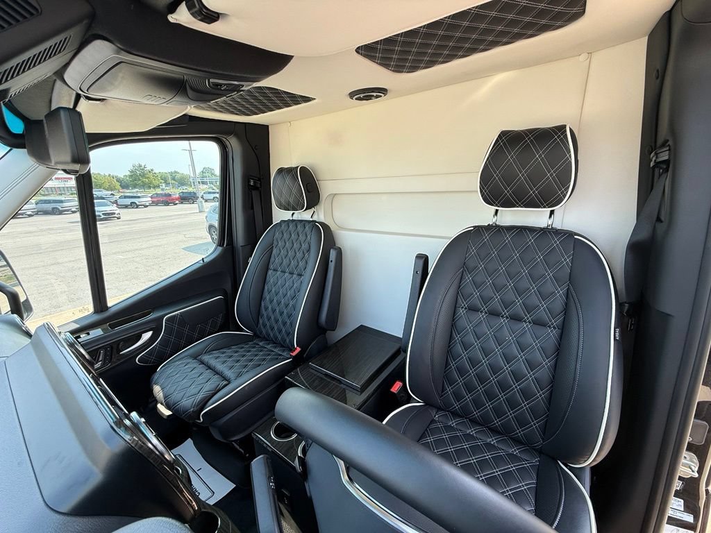 Used 2023 Mercedes-Benz Sprinter 3500 image 57