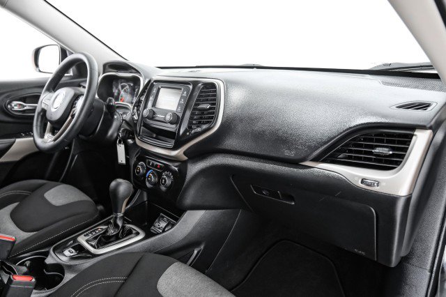 Used 2018 Jeep Cherokee Latitude image 10