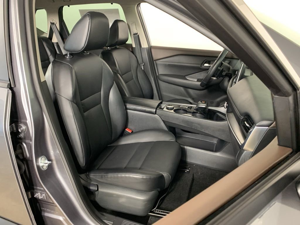 Used 2023 Nissan Rogue SV w/ SV Premium B Package image 38