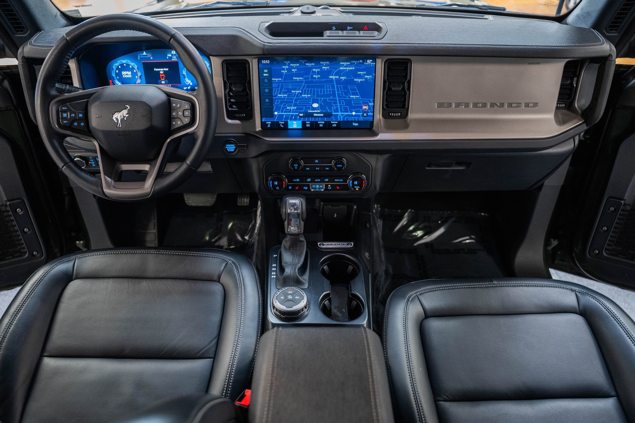 Used 2025 Ford Bronco Outer Banks image 26