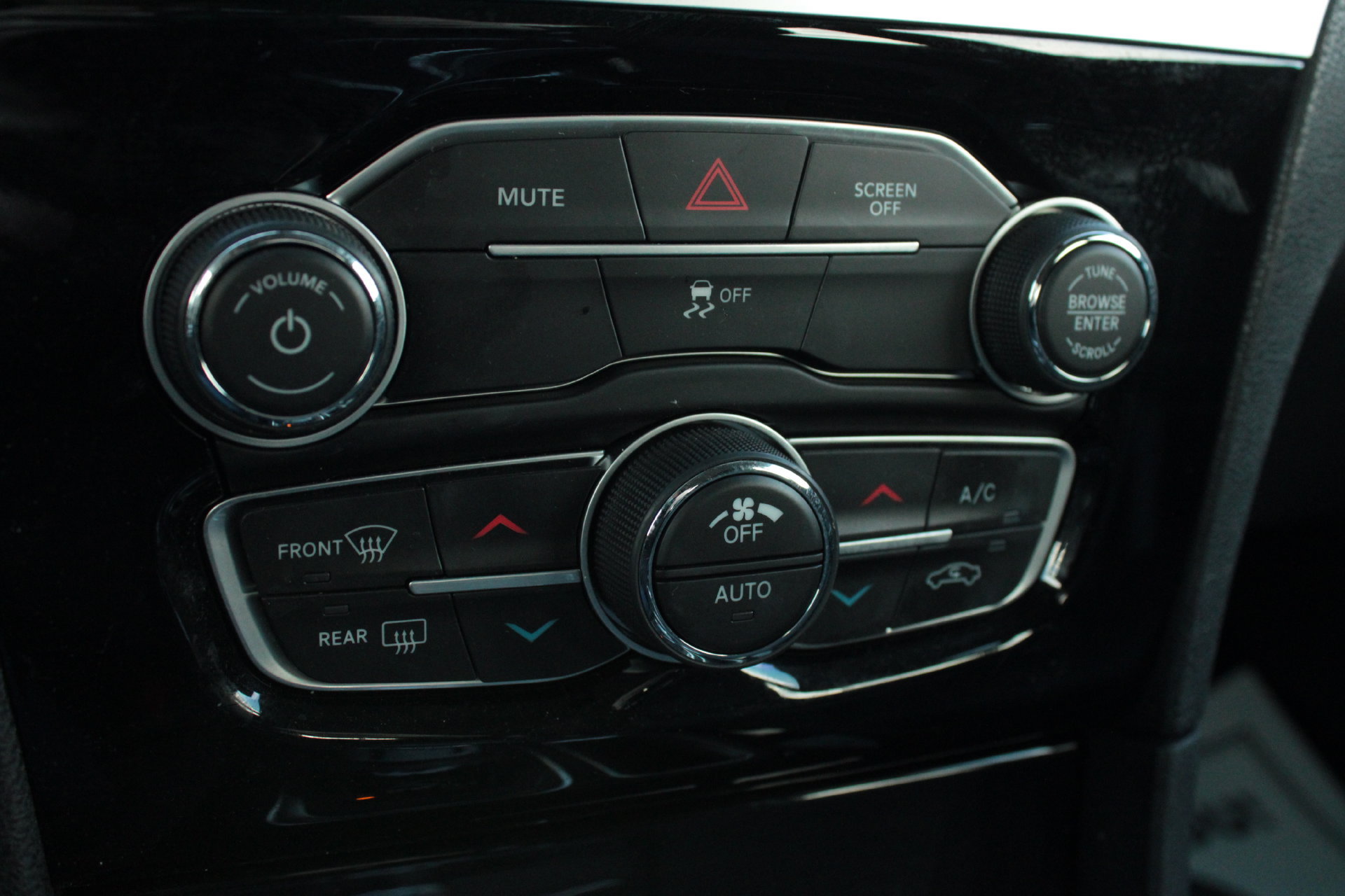 Used 2023 Chrysler 300 Touring w/ Sport Appearance Package RWD image 37