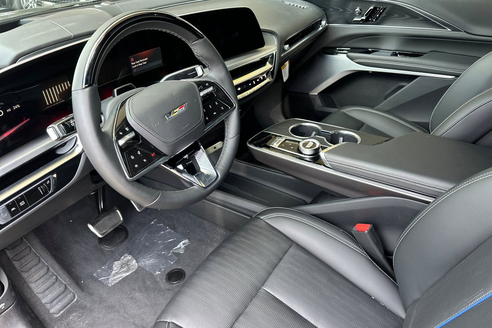 Used 2026 Cadillac Lyriq V w/ LPO, Premium Carpet Package image 10