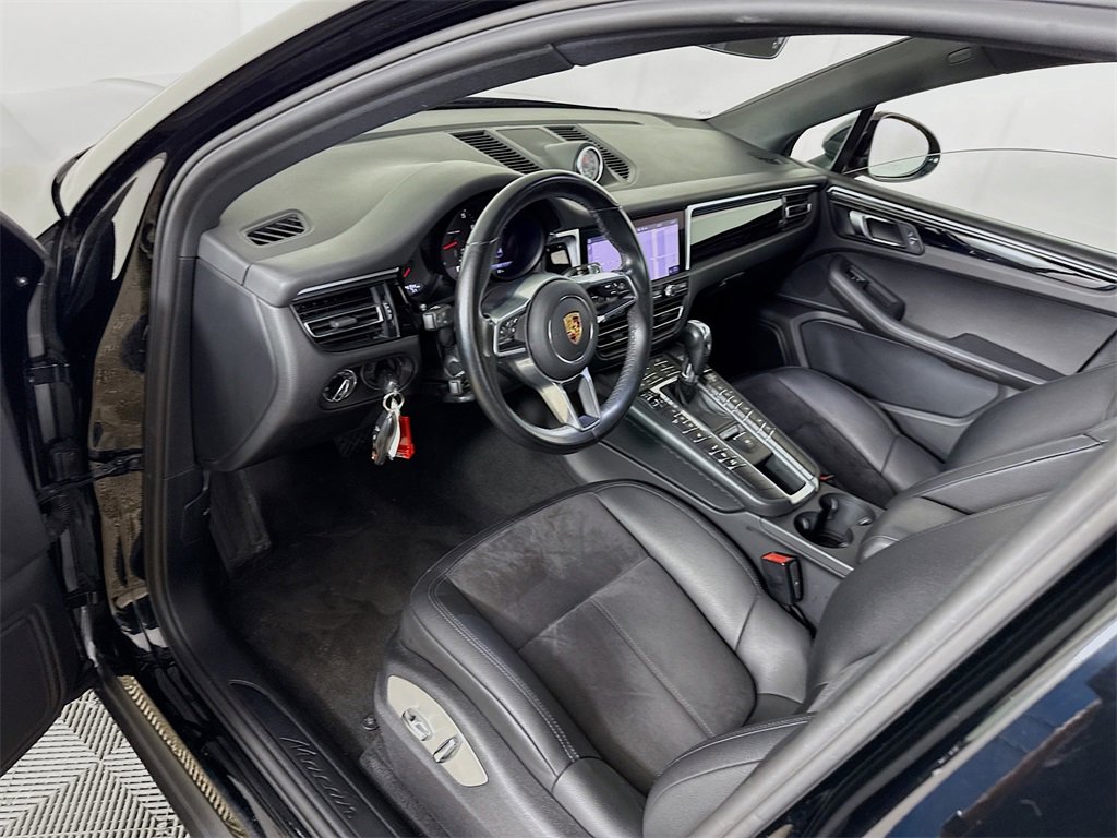 Used 2021 Porsche Macan image 25