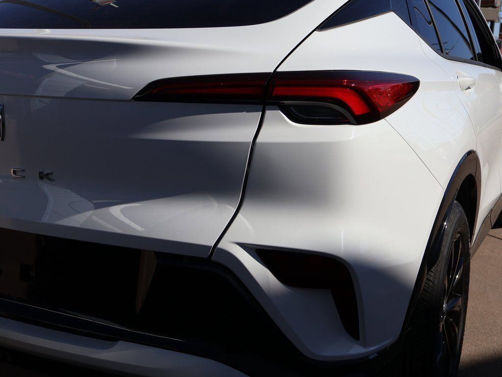 Used 2025 Buick Envista Sport Touring image 17