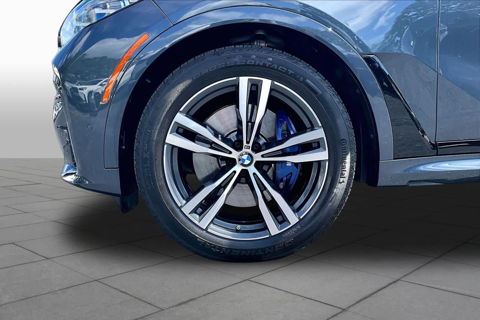 Used 2022 BMW X7 M50i w/ Dynamic Handling Package AWD/4WD image 11