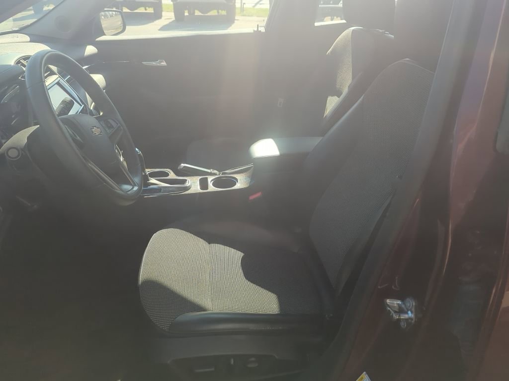 Used 2015 Chevrolet Malibu LT w/ Power Convenience Package image 16