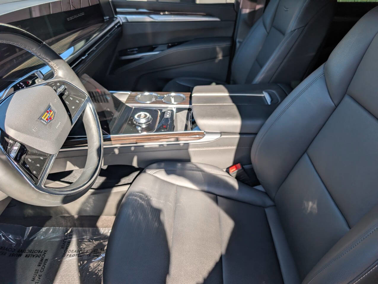 Used 2025 Cadillac Escalade ESV Luxury AWD/4WD image 12
