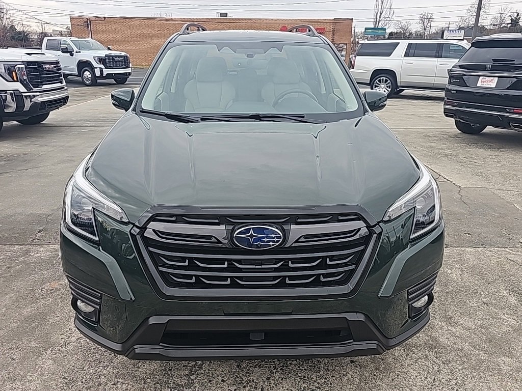 Used 2022 Subaru Forester Limited image 3