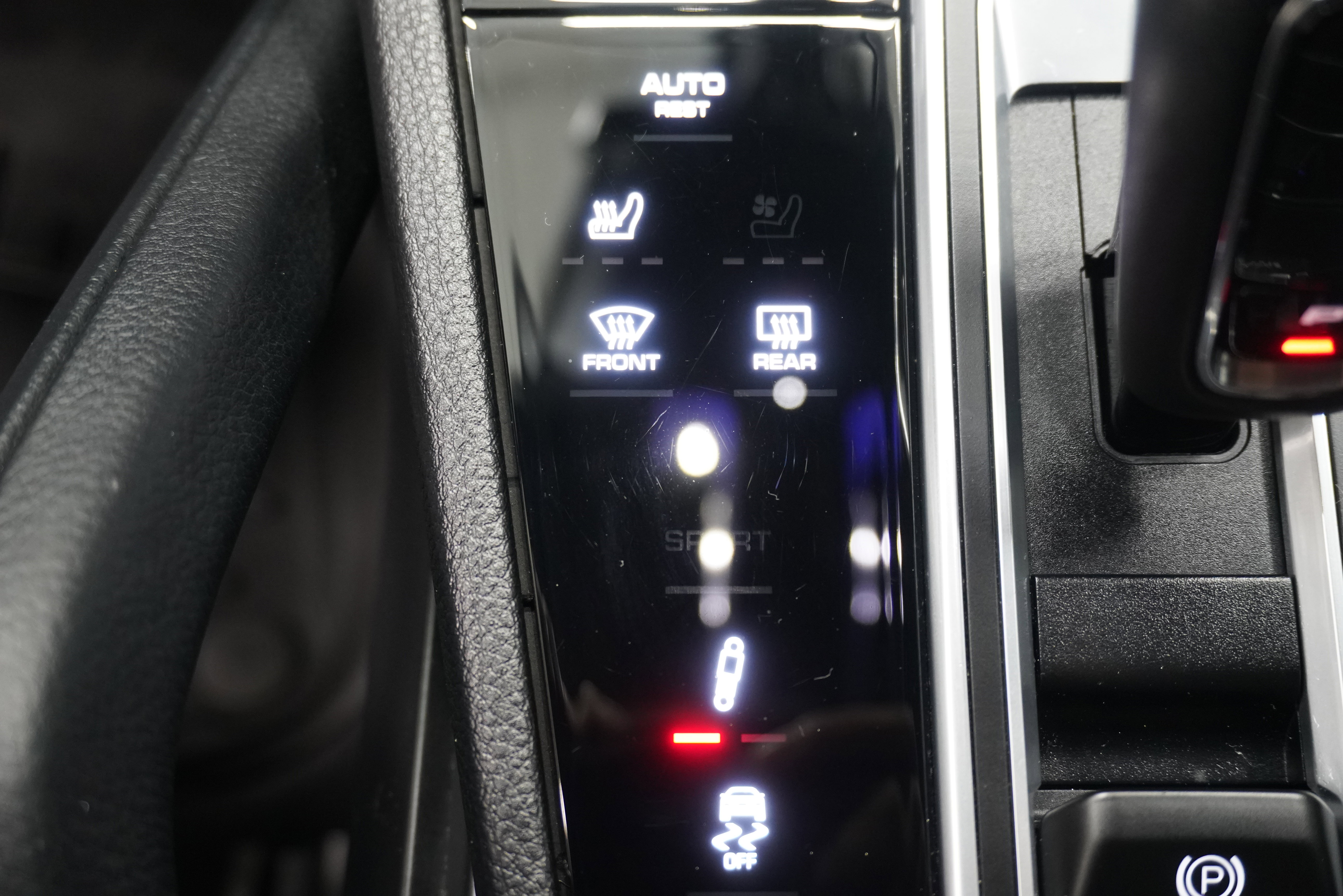 Used 2022 Porsche Cayenne Coupe AWD/4WD image 24