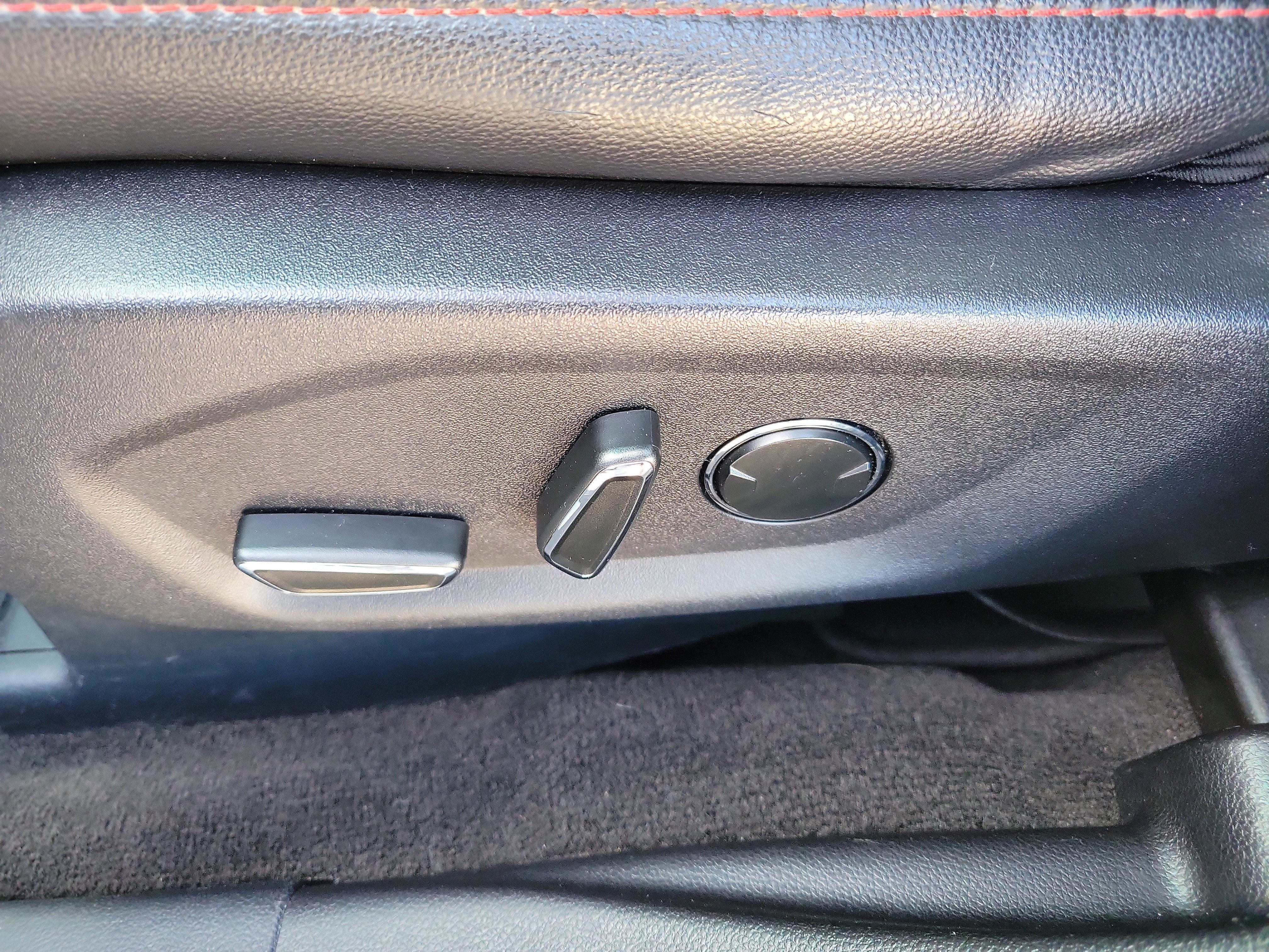 Used 2016 Ford Explorer Sport w/ Equipment Group 401A image 25