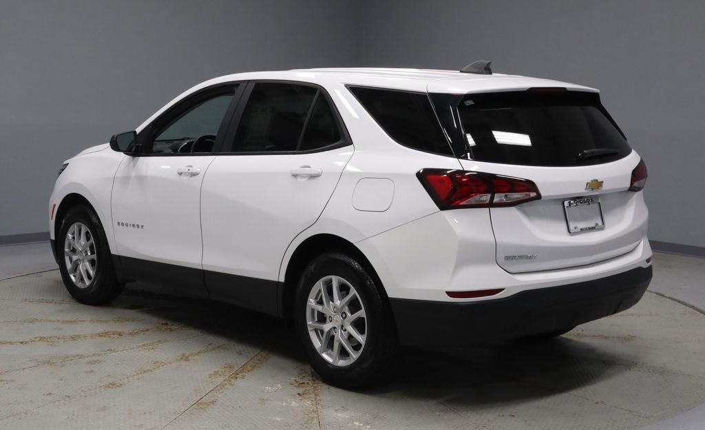 Used 2024 Chevrolet Equinox LS w/ LS Convenience Package image 8