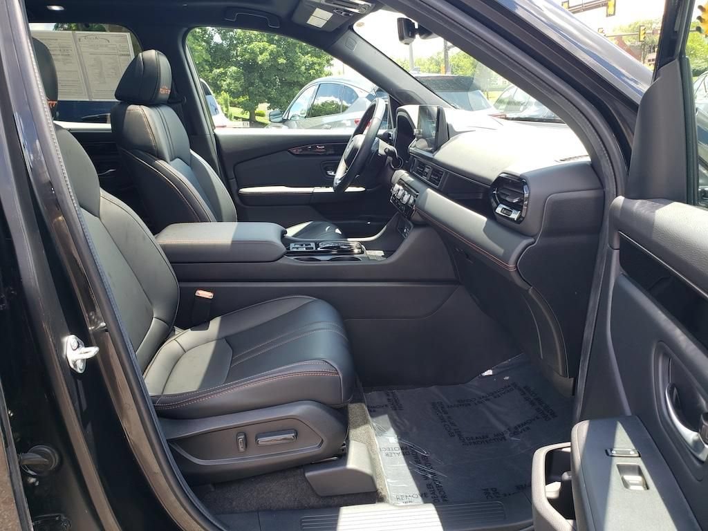 Used 2024 Honda Pilot TrailSport image 21