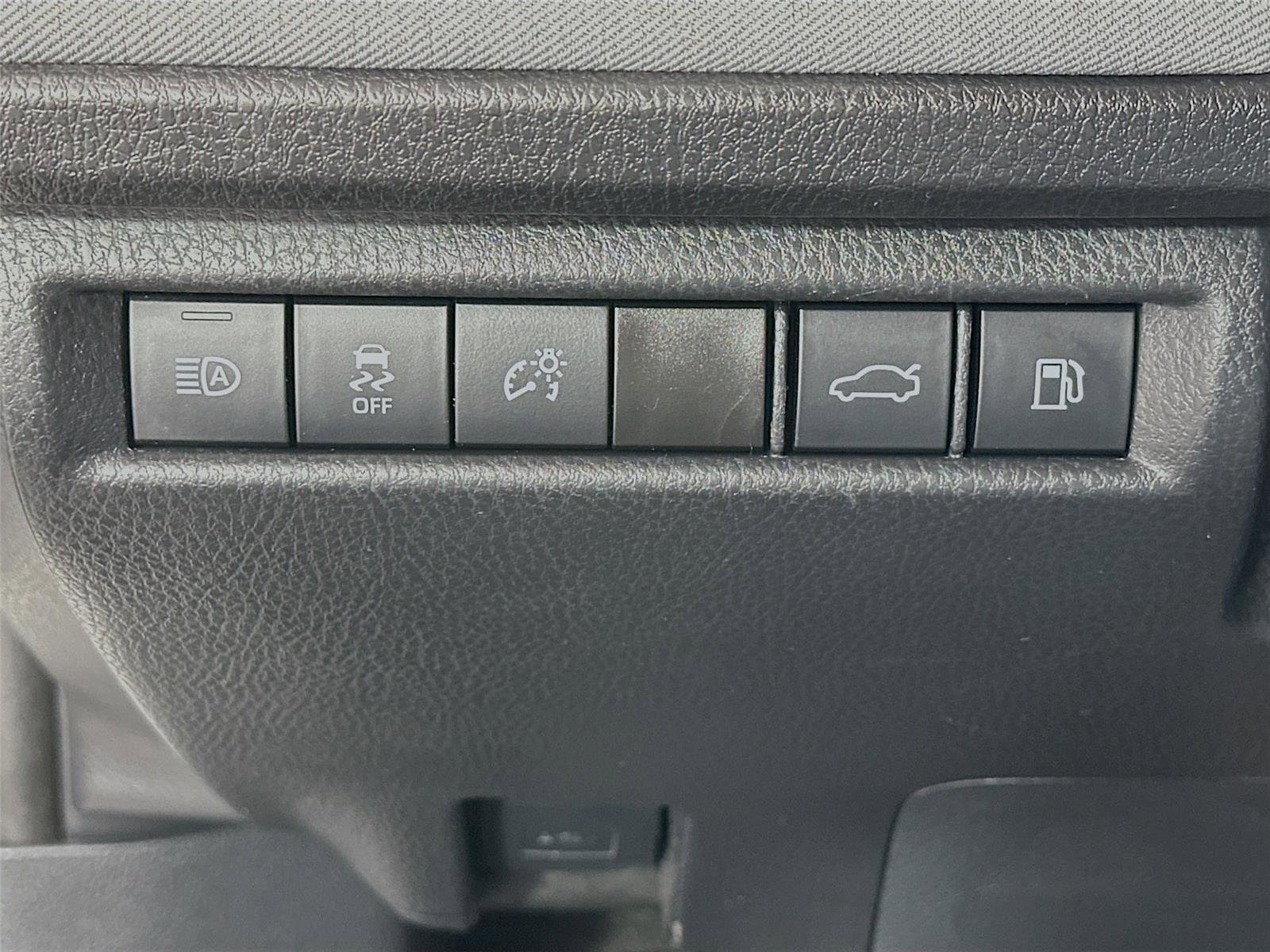Certified 2025 Toyota Camry LE FWD image 14