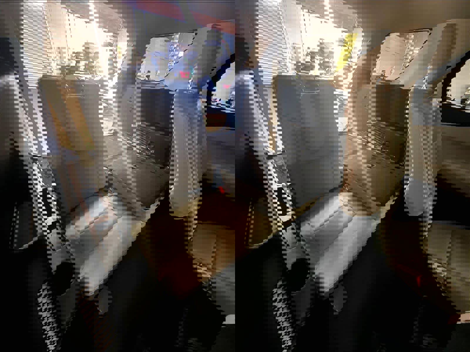 Used 2020 Ford Explorer XLT w/ Equipment Group 202A image 27