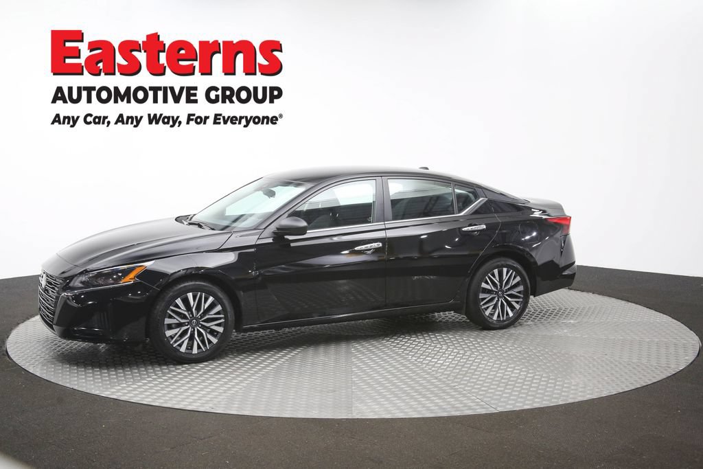 Used 2025 Nissan Altima 2.5 SV FWD image 58