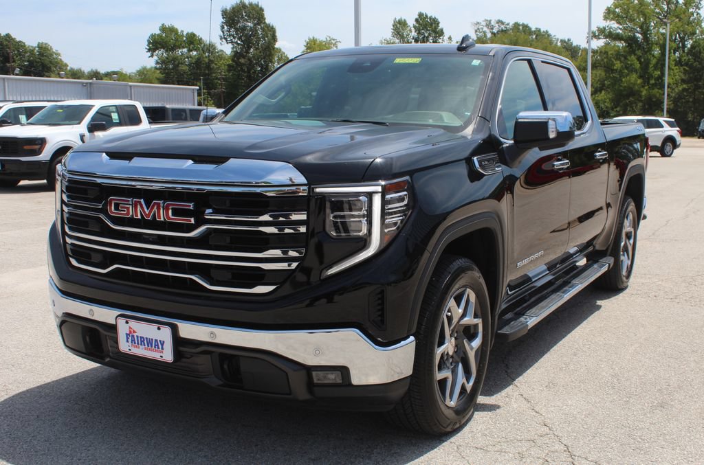 Used 2024 GMC Sierra 1500 SLT w/ SLT Premium Plus Package AWD/4WD image 5