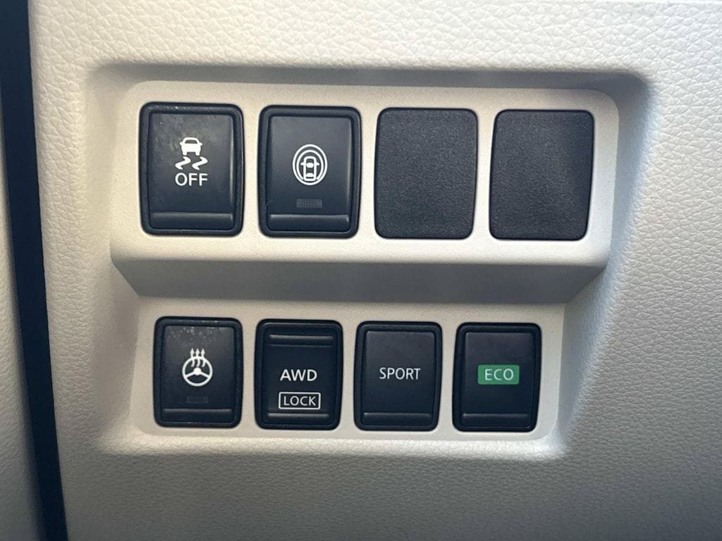 Certified 2020 Nissan Rogue Sport SV w/ All-Weather Package AWD/4WD image 19