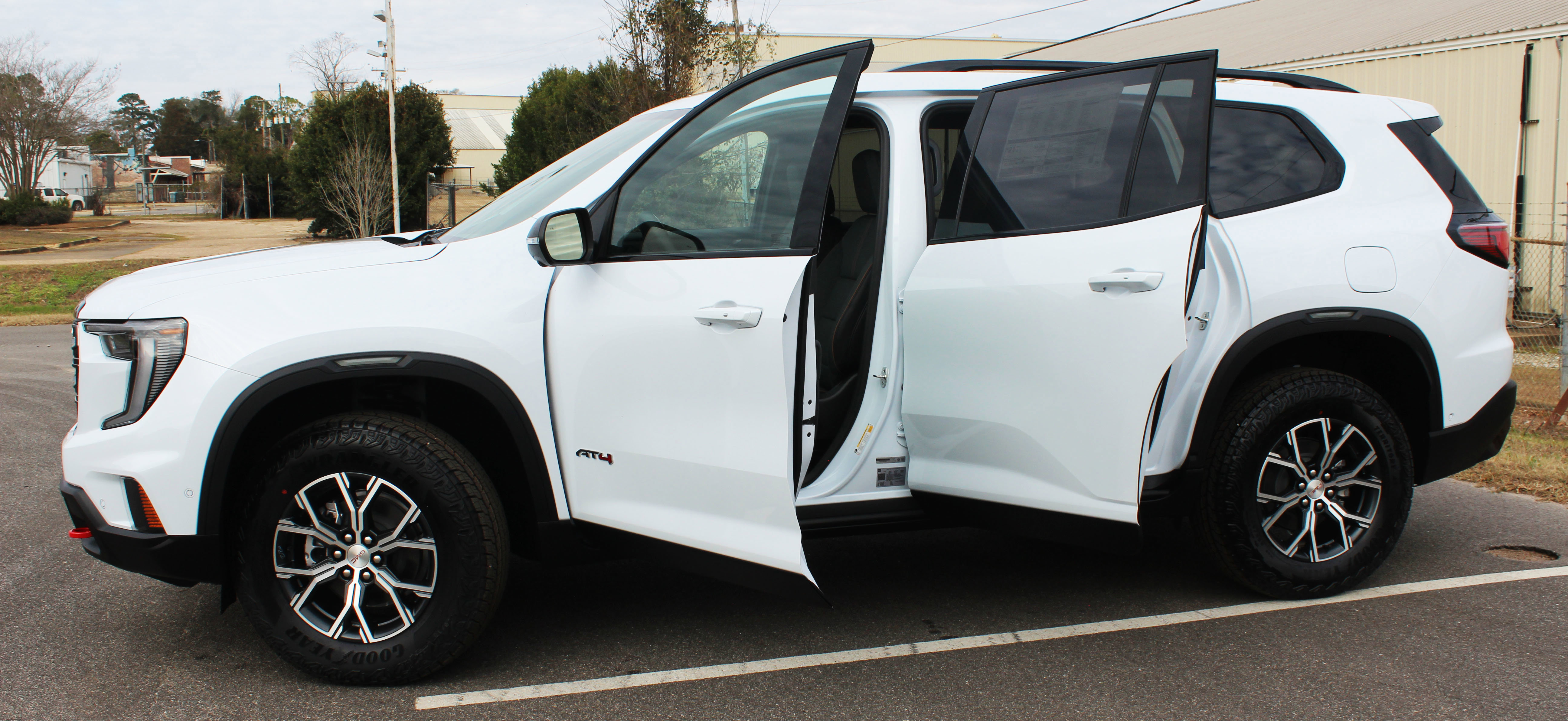 New 2026 GMC Acadia AT4 image 4