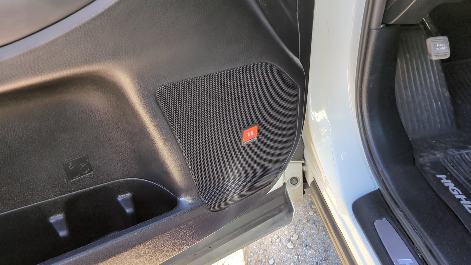 Used 2019 Toyota Highlander Limited image 12