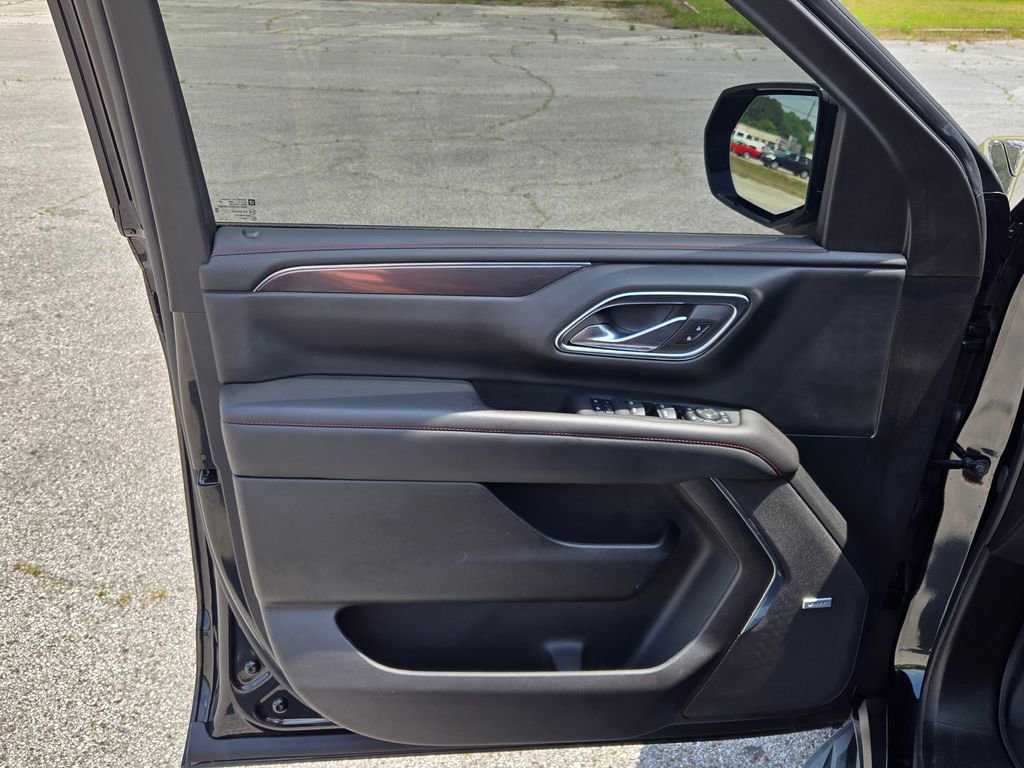 Used 2024 Chevrolet Tahoe RST w/ Luxury Package AWD/4WD image 15