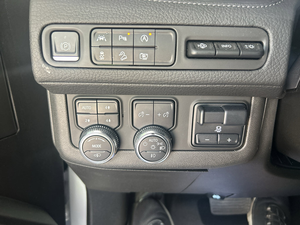 Used 2023 GMC Yukon Denali w/ Max Trailering Package AWD/4WD image 23