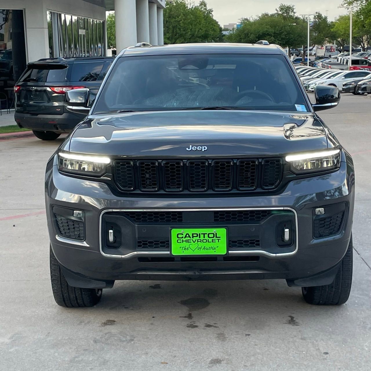 Used 2023 Jeep Grand Cherokee Overland AWD/4WD image 7