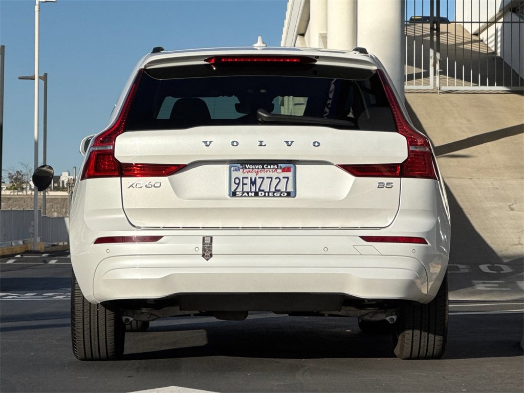 Certified 2023 Volvo XC60 B5 Core w/ Climate Package image 4