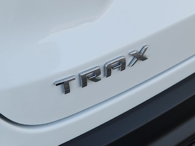 Used 2026 Chevrolet Trax LS FWD image 8