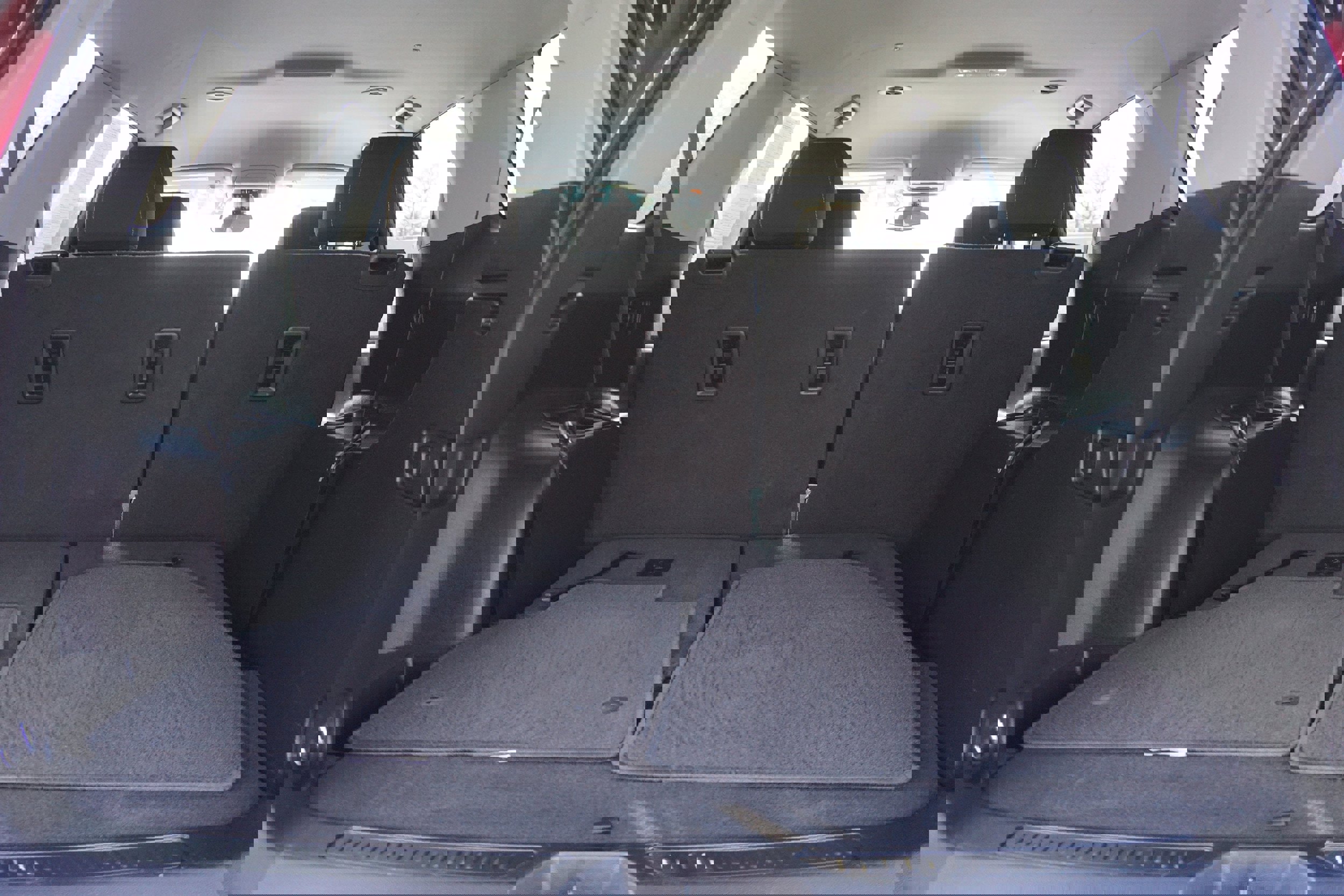 Used 2021 GMC Acadia SLE w/ Driver Convenience Package image 10