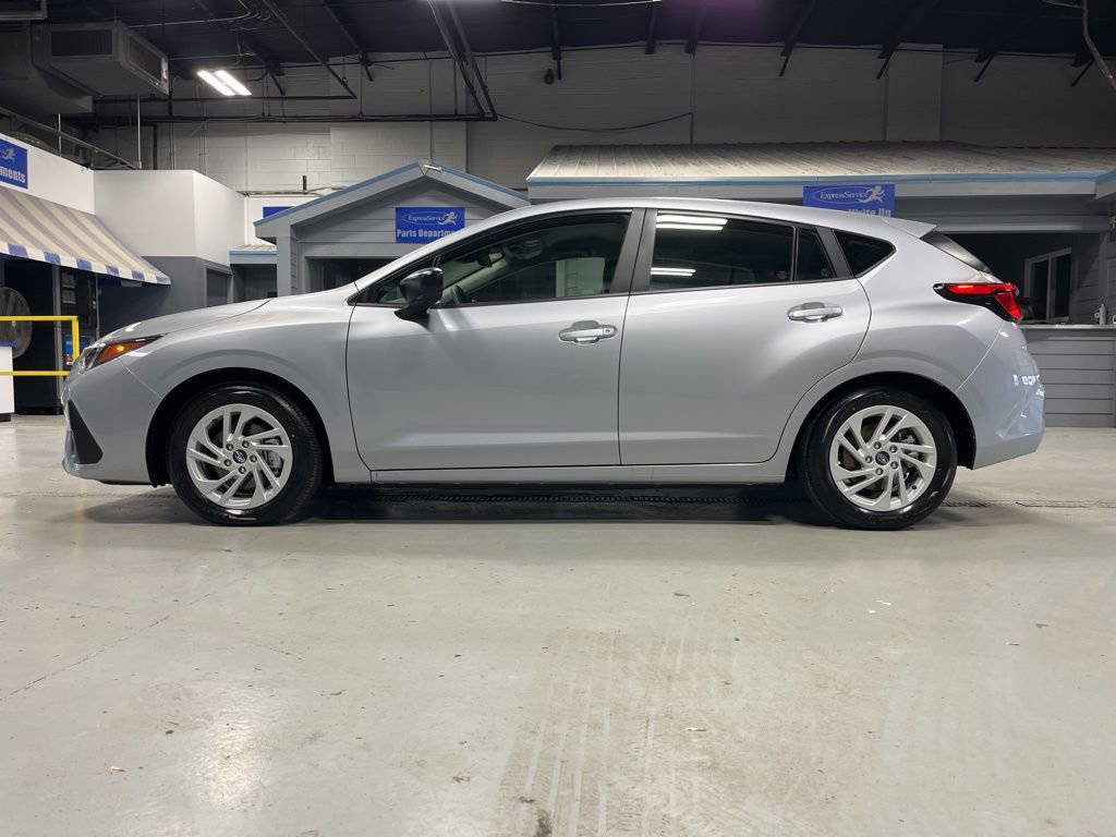Certified 2025 Subaru Impreza 2.0i image 5