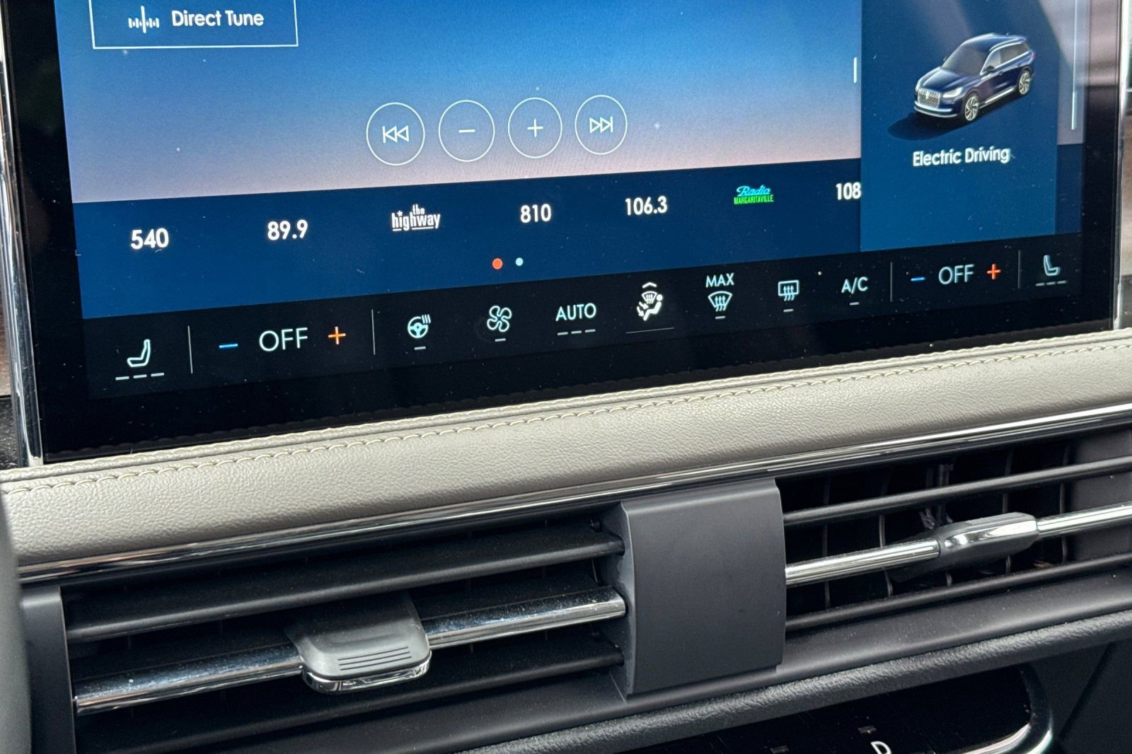 Used 2024 Lincoln Corsair Grand Touring w/ Equipment Group 301A image 20