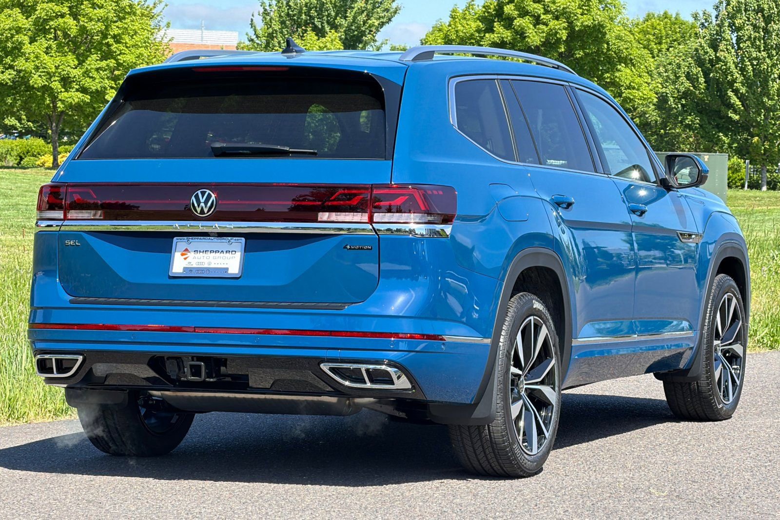 New 2026 Volkswagen Atlas SEL Premium R-Line AWD/4WD image 3