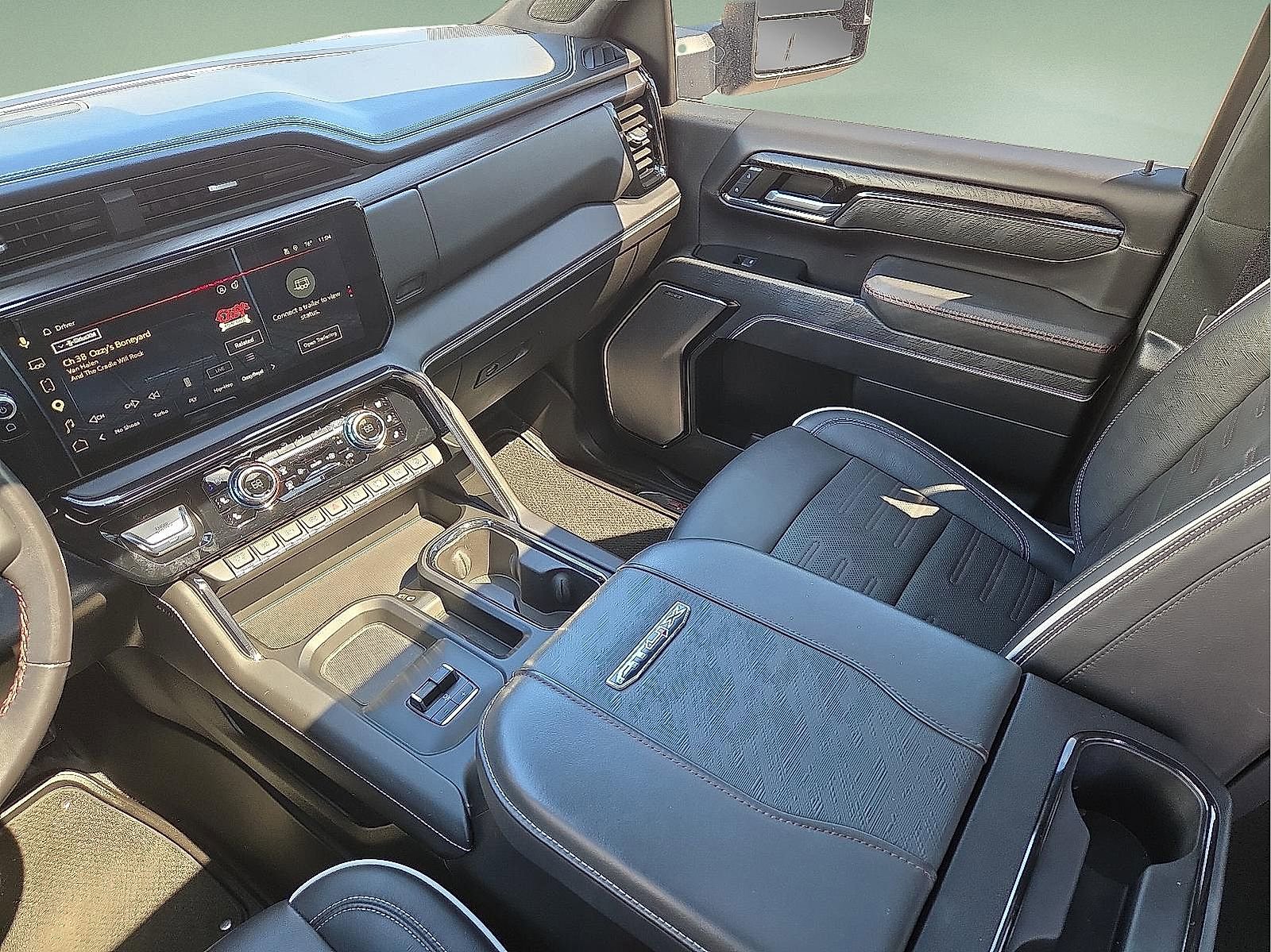 Used 2024 GMC Sierra 2500 AT4X AWD/4WD image 12