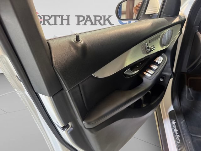 Used 2017 Mercedes-Benz GLC 300 4MATIC image 5