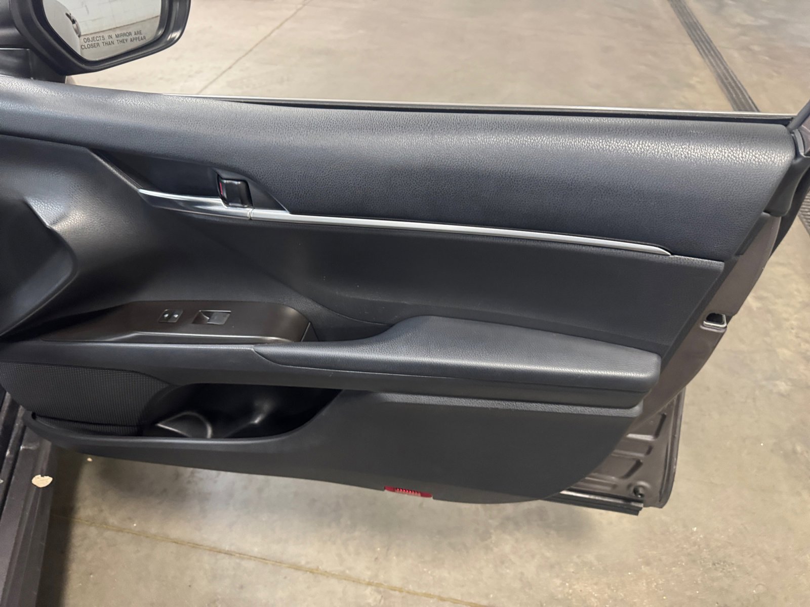 Used 2022 Toyota Camry SE FWD image 16