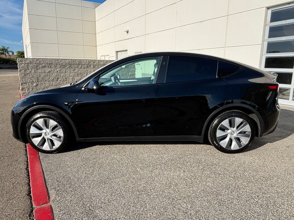 Used 2023 Tesla Model Y Long Range AWD/4WD image 8