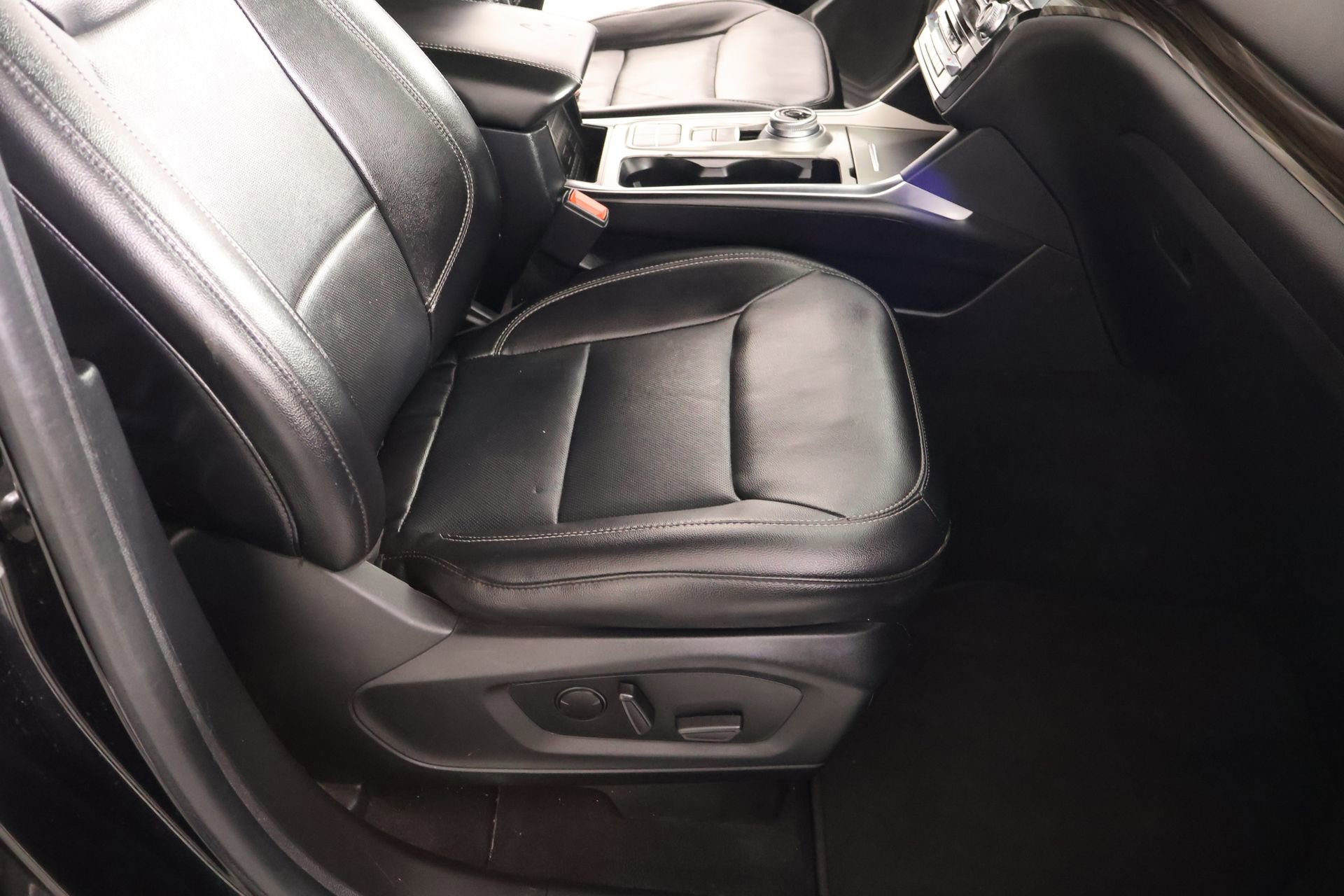 Used 2021 Ford Explorer Limited RWD image 15