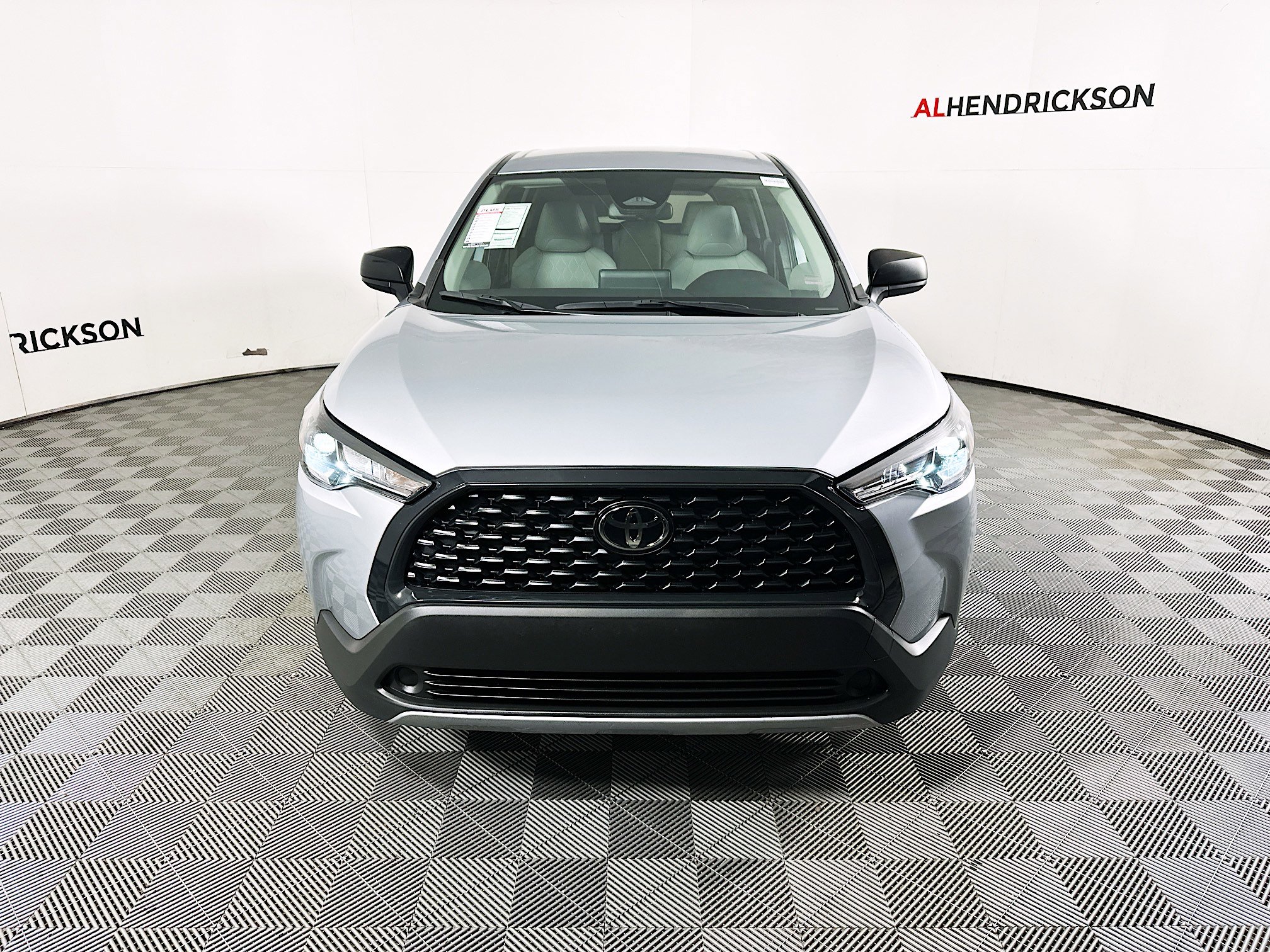 Used 2024 Toyota Corolla Cross L image 8