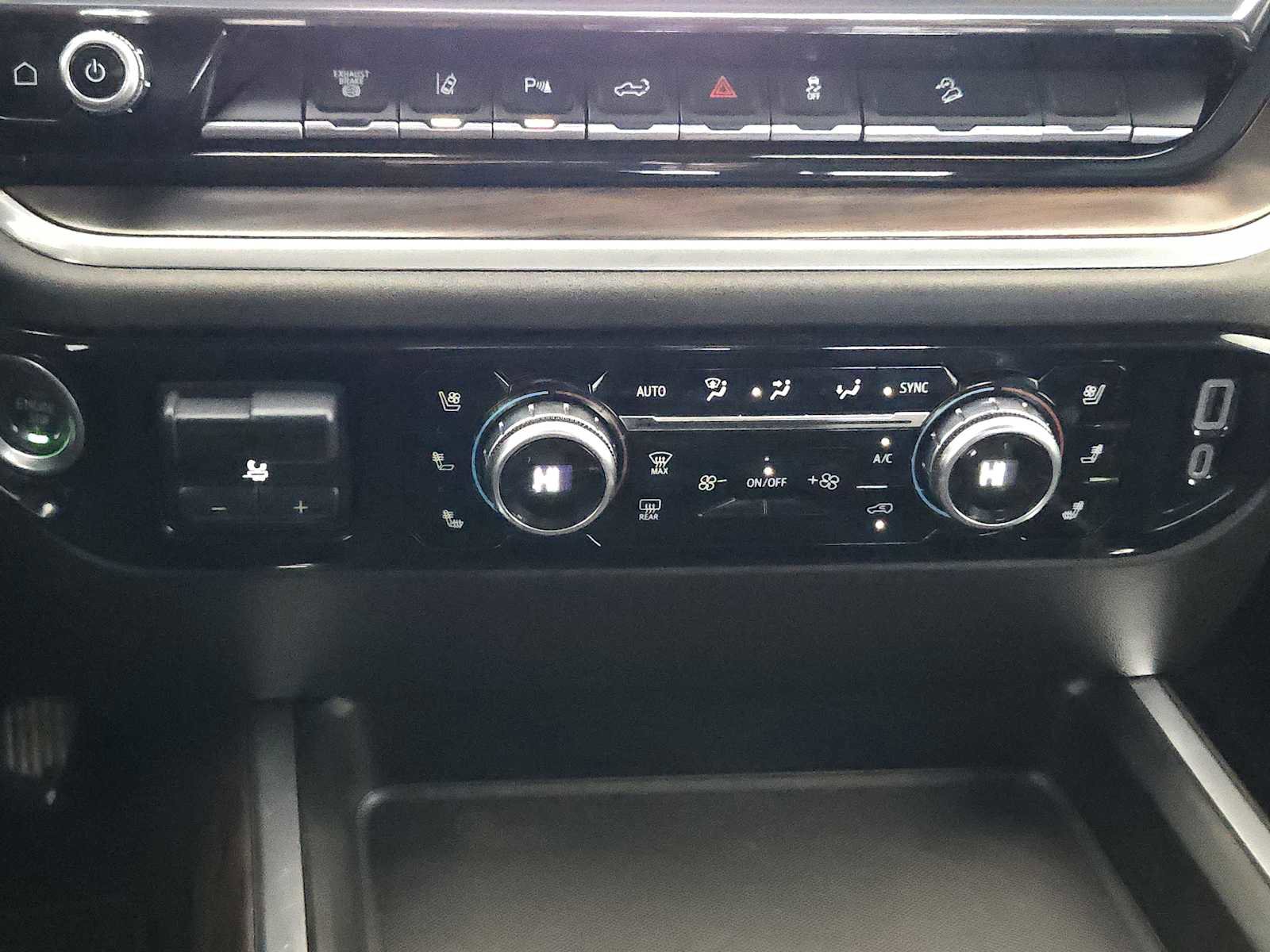 Certified 2025 GMC Sierra 2500 SLT w/ SLT Convenience Package image 19