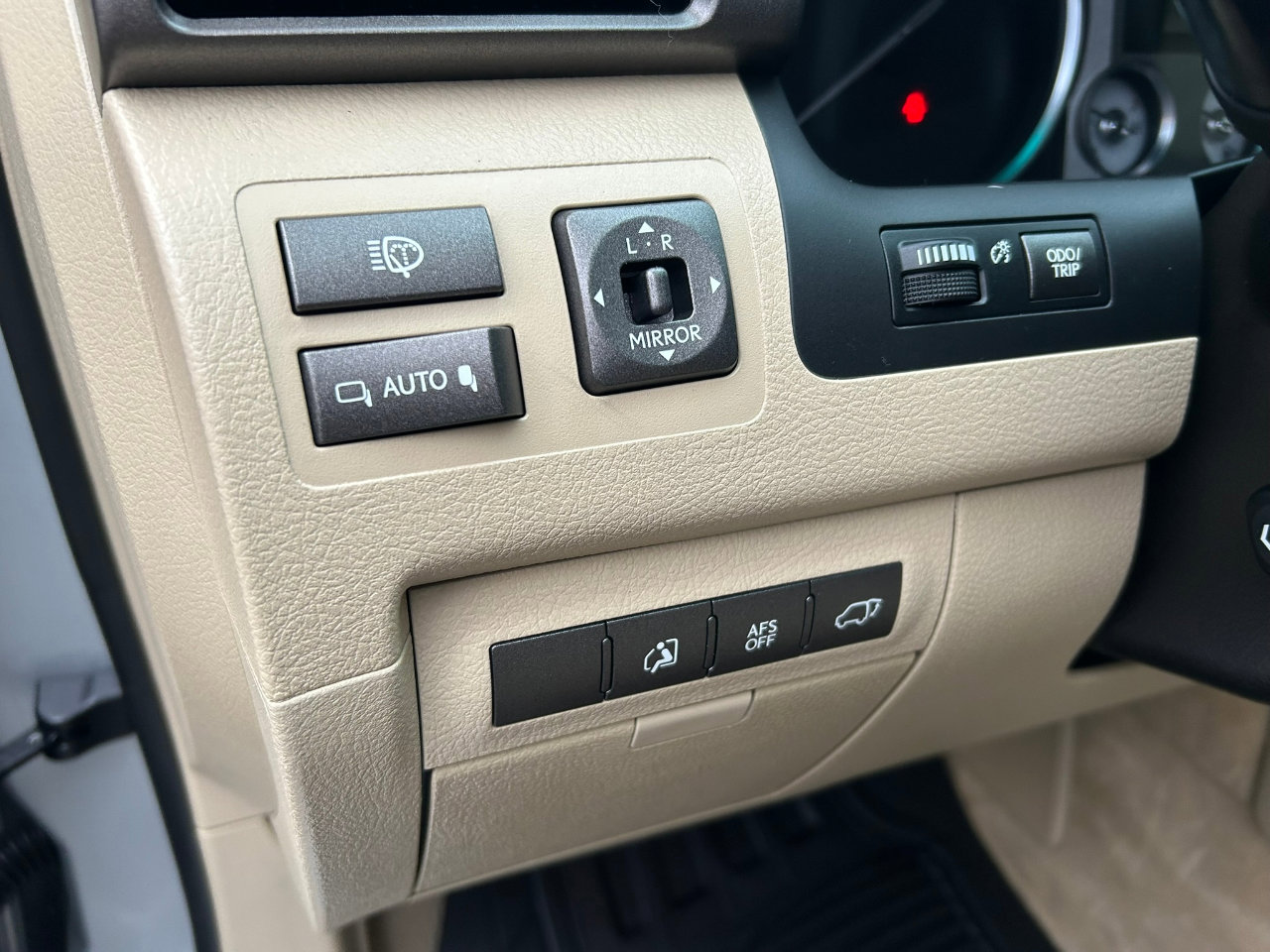 Used 2010 Lexus LX 570 4WD image 12