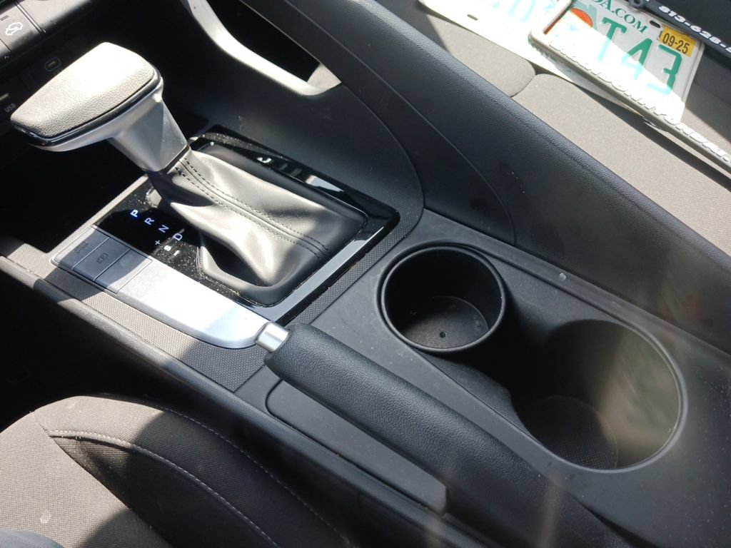 Used 2024 Hyundai Elantra SEL FWD image 25