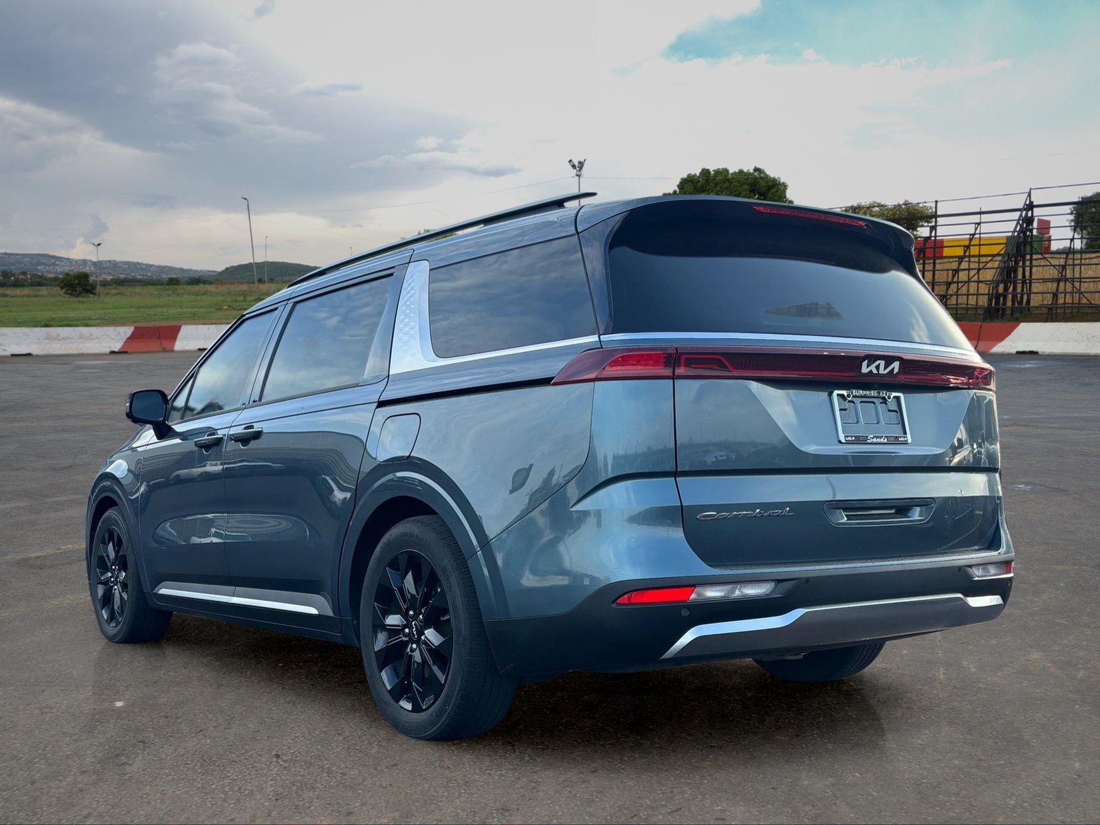 Certified 2022 Kia Carnival SX Prestige FWD image 4