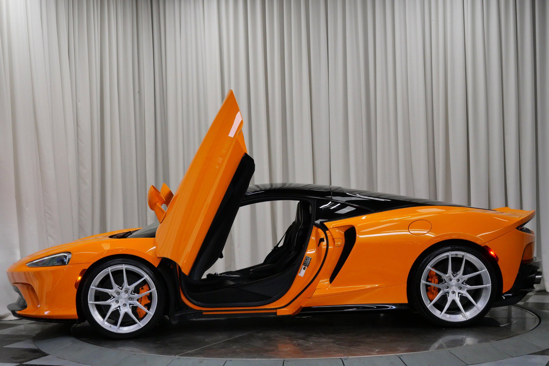 Used 2023 McLaren GT image 6