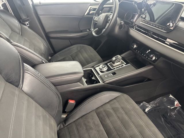 Used 2023 Mitsubishi Outlander SE AWD/4WD image 21