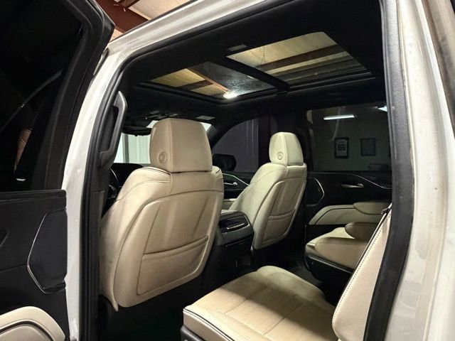 Used 2022 Cadillac Escalade ESV Sport w/ LPO, ONYX Package AWD/4WD image 10